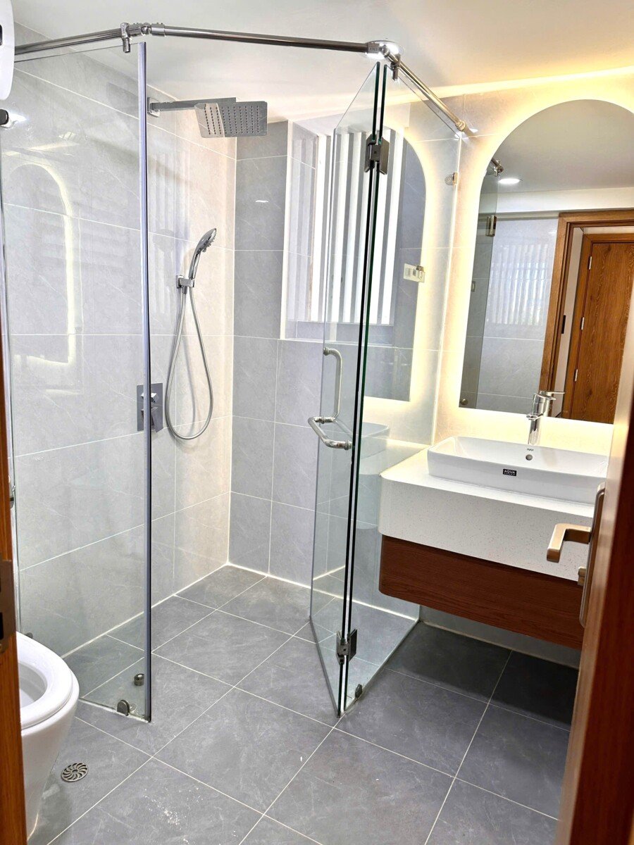 toilet can ho ban 2 - Giá mua bán căn hộ Duplex 4pn tòa A chung cư Scenic Valley 1 phường Tân Mỹ T1/2026
