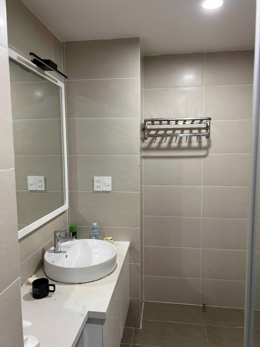 toilet phong master cho thue - Cho thuê căn hộ Saigon South Residences. DT 95m2 Nhà đẹp- Nội thất cao cấp- 2 Phòng-2wc- Giá thuê 23 Triệu/Tháng