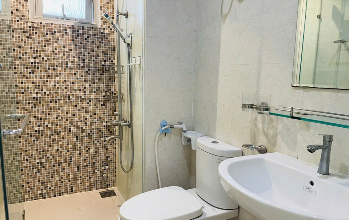 tollet can ho ban 7 1170x738 - Gía bán trước Tết căn hộ 77m2, chung cư Scenic Valley 1, 02pn, 7.550 tỷ, nhà có hợp đồng thuê 18tr500/tháng.