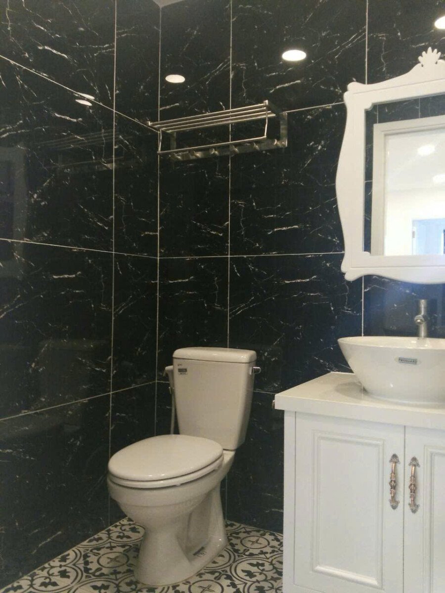 tollet can ho ban - Bán căn góc chung cư Scenic Valley 1, 77m2, 02pn, giá 7.6 tỷ, nhà đang có hợp đồng thuê.