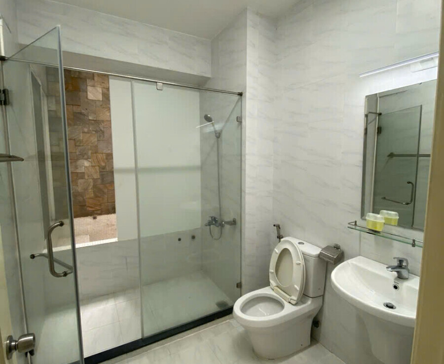 van phong cho thue co 1 toilet rieng 900x738 - Cho thuê sàn trệt lửng làm văn phòng Nội khu Hưng Gia 3 phường Tân Hưng giá 29tr/tháng