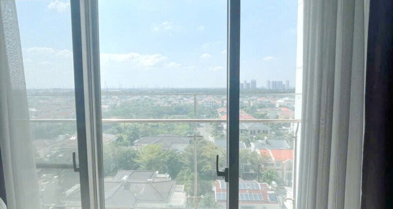 Bán gấp căn hộ 2pn tòa C lầu cao, view biệt thự, có ô xe chung cư Hưng Phúc Happy Residence giá 8 tỷ