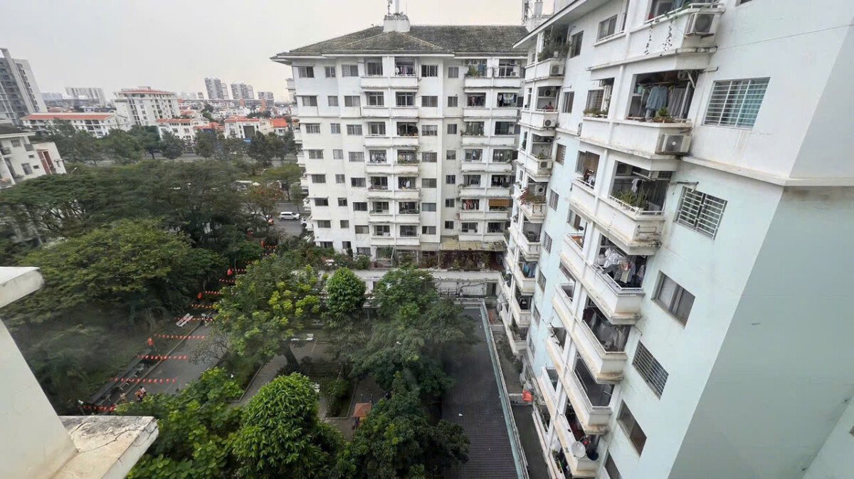 view can ho ban 4 - Bán căn hộ Hưng Vượng 3. DT 60m2 Nhà đẹp- View Nam mát mẻ- 2 phòng ngủ-1wc- Lầu trung- Giá 4.7 Tỷ