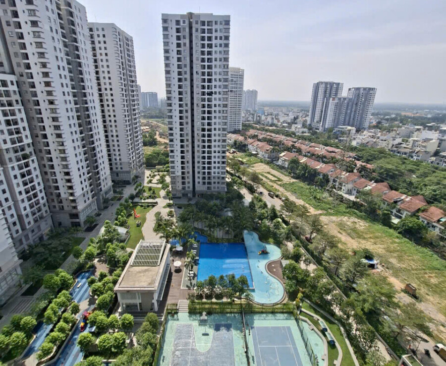 view can ho cho thue 1 900x738 - Cho thuê căn hộ Saigon South Residence. DT 104m2 Nội thất cao cấp- 3 phòng ngủ-2wc- View trực diện hồ bơi- Giá 26 Triệu/Tháng