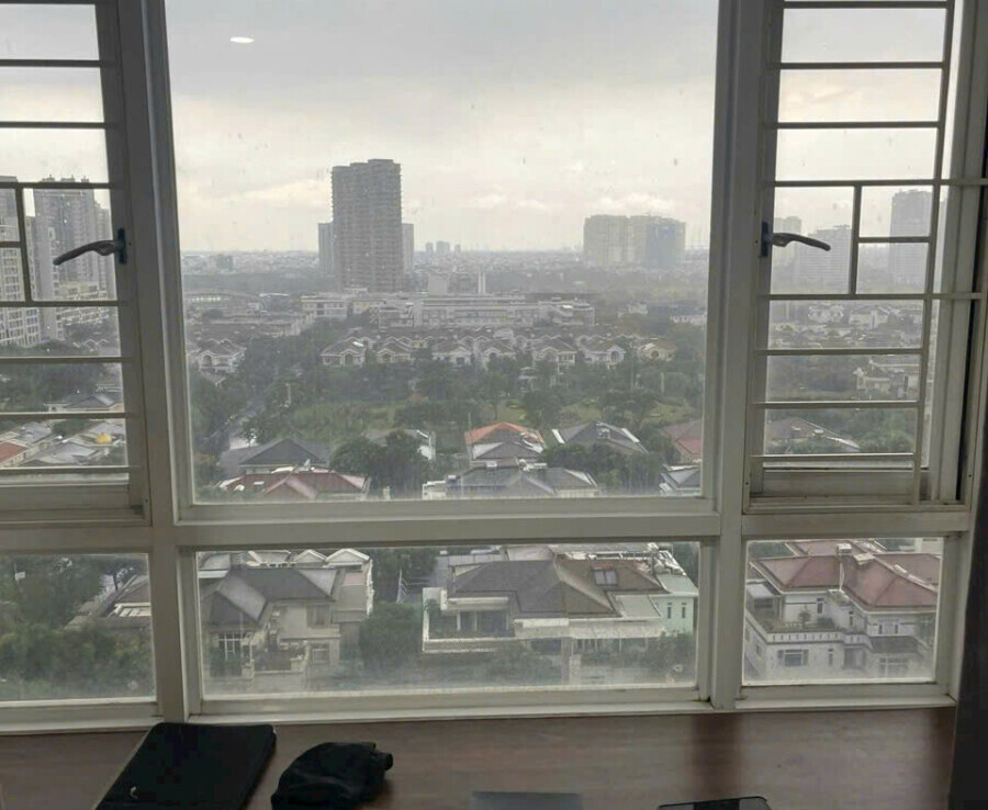 view cua so phong ngu can ho 900x738 - Giá mua bán căn hộ 3pn tòa A chung cư Riverside Residence phường Tân Mỹ T1/2026
