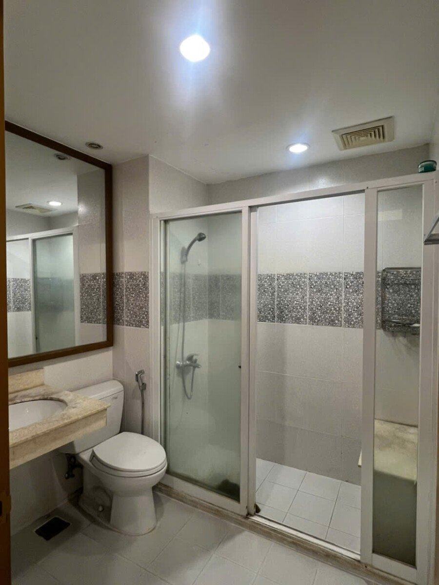 wc buong tam dung - Cho thuê căn hộ Sky Garden 3. DT 56m2 View sông- 2 phòng ngủ-1wc- Nội thất đầy đủ- Giá 12 Triệu/Tháng