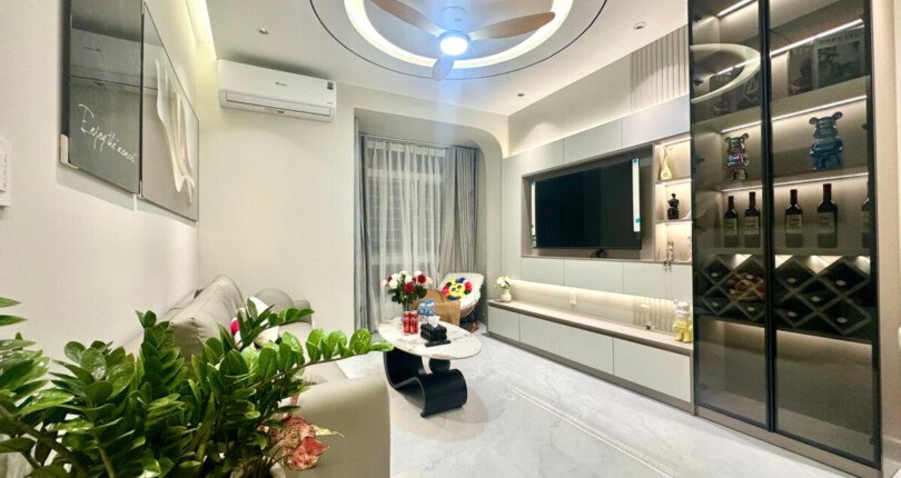 Bán căn hộ đẹp tại Sky Garden 2. DT 71m2 Nhà mới-đẹp- lầu trung- 2 phòng-1wc- Nội thất mới 100%- Giá 5.950 Tỷ