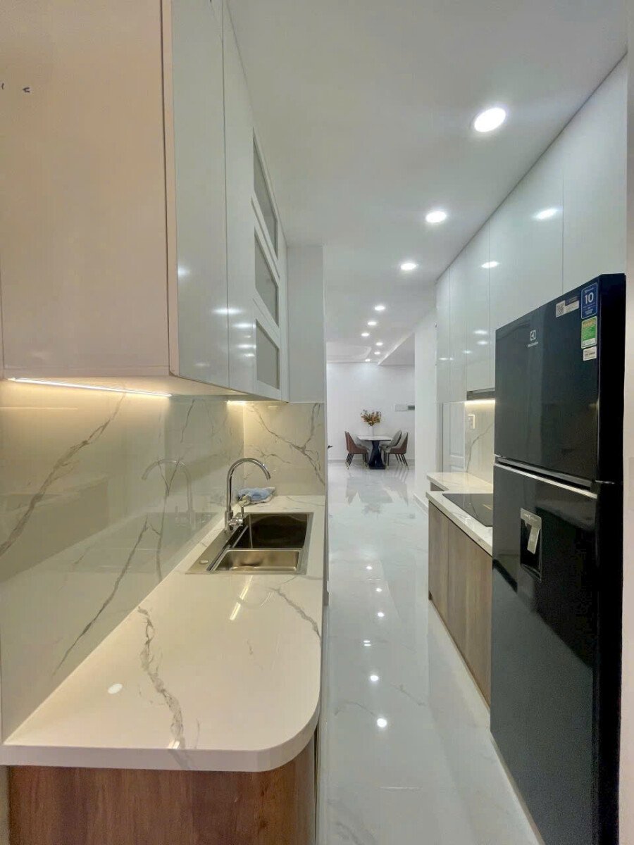 bep can ho ban 4 - Bán căn hộ 70m2, chung cư Sky Garden 3, 03pn, nhà đẹp, giá 5,868 tỷ, đầy đủ nội thất.