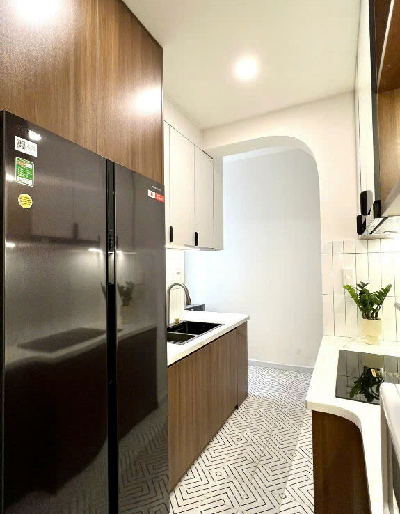 bep can ho can ban gap 575x738 - Bán căn hộ , 71m2, chung cư Sky Garden 3, 03pn, giá 5.9 tỷ, nhà đang có hợp đồng thuê 19tr/tháng.