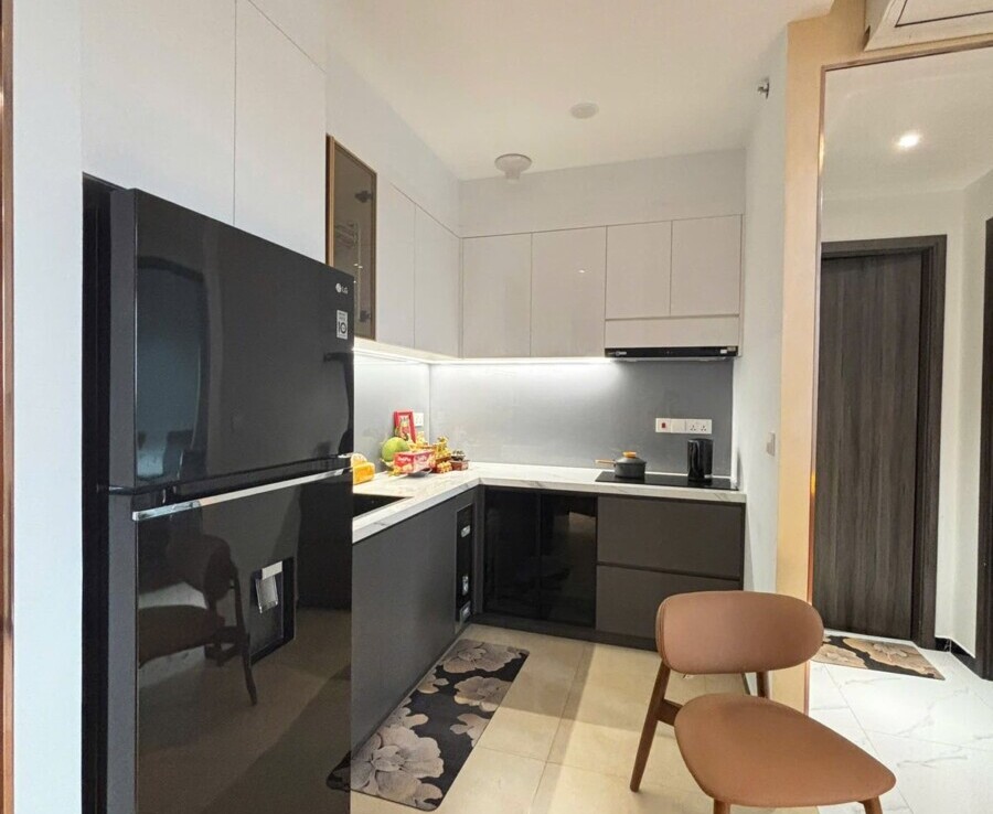 bep can ho celeste rise can ban 900x738 - Bán nhanh trước Tết căn hộ Celesta rise. DT 49m2 Thiết kế 1 phòng-1wc- Đang cho thuê 10.5 Triệu. Giá bán 4.4 Tỷ