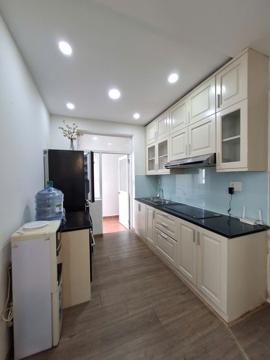bep can ho cho thue 4 - Cho thuê căn hộ đẹp Sky Garden 3. DT 68m2 Thiết kế 2 Phỏng-2wc- Nội thất đầy đủ-Lầu cao- Giá 16 Triệu/Tháng
