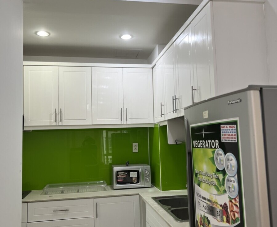 bep can ho sky garden 3 cho thue 9 899x738 - Cho thuê căn góc Sky Garden 3. DT 74m2 Thiết kế 3 Phòng-2wc- Nội thất như hình- Lầu trung- Giá thuê 15 Triệu/Tháng