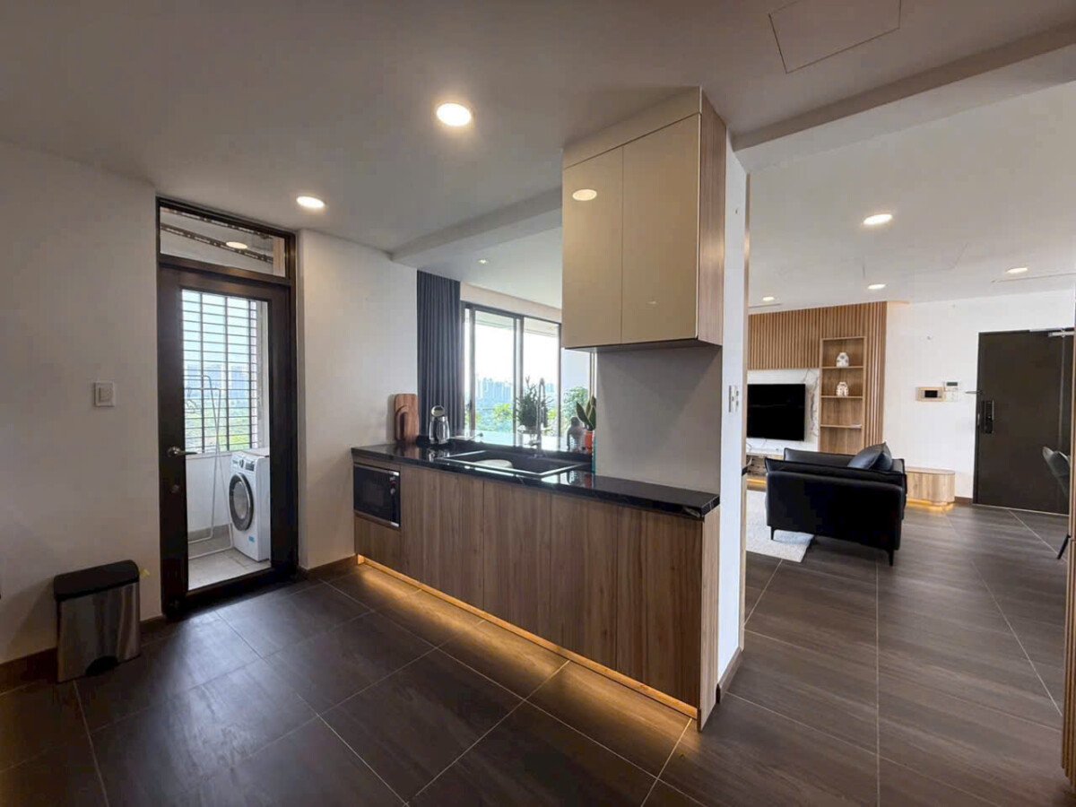 bep mo lien ke phong khach - Giá mua bán căn hộ 2pn tòa O chung cư The Panorama phường Tân Hưng T2/2026