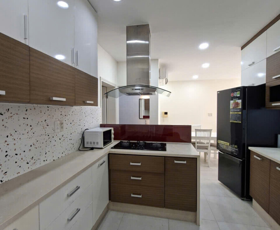 bep rong can ho cho thue 900x738 - Cho thuê căn hộ Sky Garden 3. DT 68m2 Nhà đẹp- lầu cao- Nội thất đầy đủ- 2 Phòng-2wc- Giá chỉ 16 Triệu/Tháng