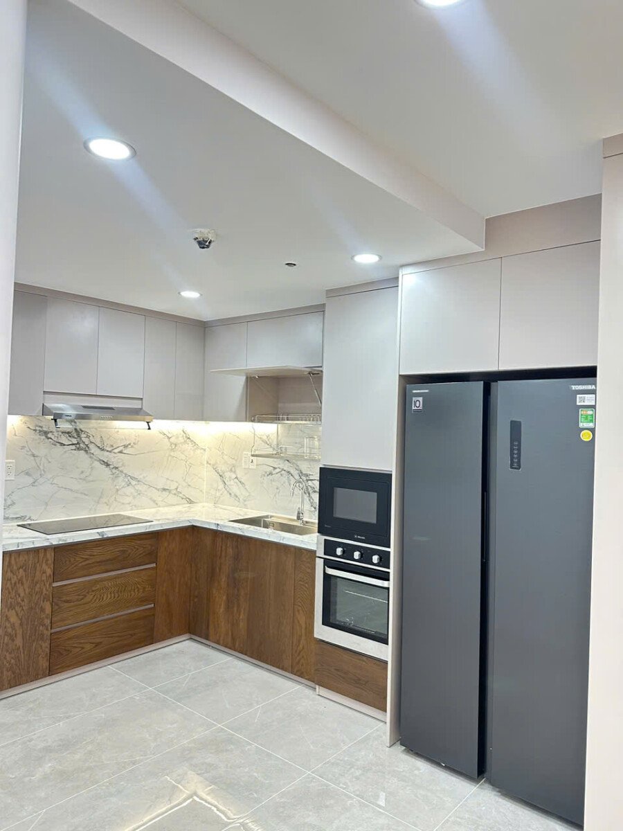 bep sang trong day du thiet bi - Giá cho thuê căn hộ 3pn tòa D chung cư Scenic Valley 1 phường Tân Mỹ T3/2026