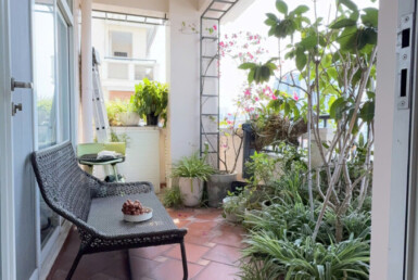 can ho co balcony rong rai 385x258 - Giá mua bán căn hộ 3pn tòa A chung cư Cảnh Viên 2 phường Tân Mỹ T2/2026