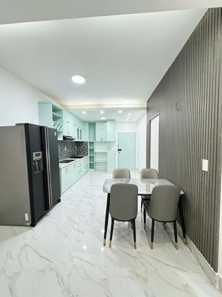 can ho dep sky 2 ban - Bán căn hộ Sky Garden 2. DT 71m2 Thiết kế 2 Phòng-2wc- Nhà đẹp- Đang cho thuê 19 Triệu/Tháng. Giá bán 5.650 Tỷ