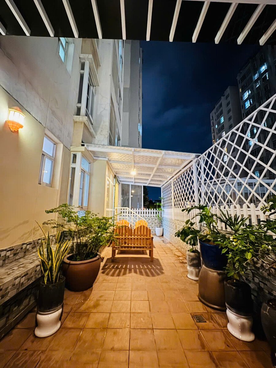 can ho san vuon cho thue - Cho thuê căn hộ có sân vườn tại Sky Garden 3. DT 100m2 Nhà đẹp- 2 Phòng-2wc- Nội thất đầy đủ- Giá 26 Triệu/Tháng