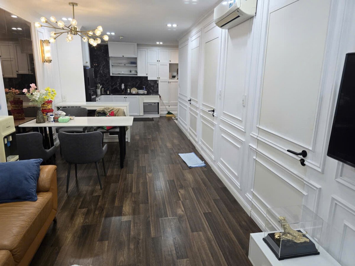can ho ssr can ban - Cần bán gấp căn hộ Saigon South Residences. DT 71m2 Nhà đẹp- 2 Phòng-wc- Nội thất như hình- Giá 6.1 Tỷ