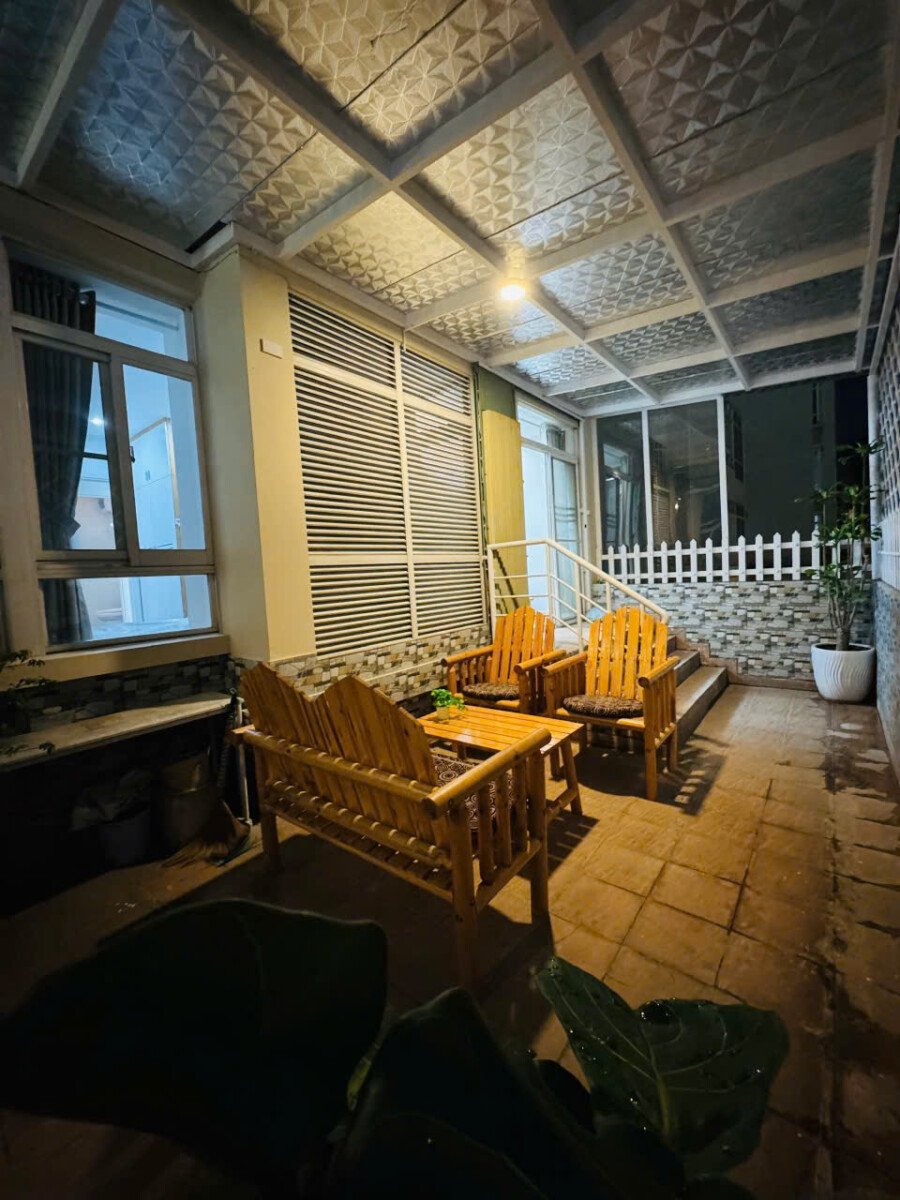 cho thue can ho sky garden 3 8 - Cho thuê căn hộ có sân vườn tại Sky Garden 3. DT 100m2 Nhà đẹp- 2 Phòng-2wc- Nội thất đầy đủ- Giá 26 Triệu/Tháng