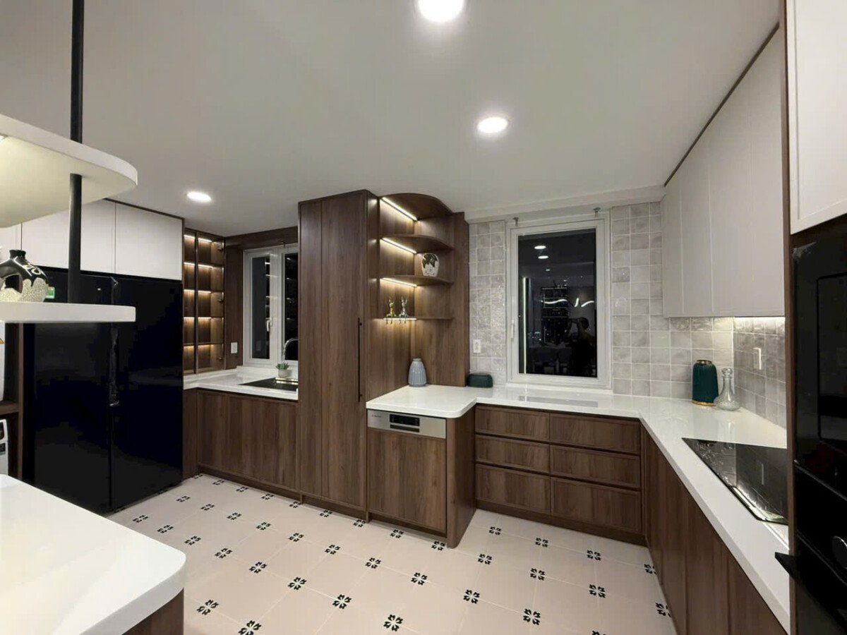 khong gian bep can ho ban - Giá mua bán căn hộ 3pn chung cư Mỹ Khánh 2b phường Tân Hưng T3/2026