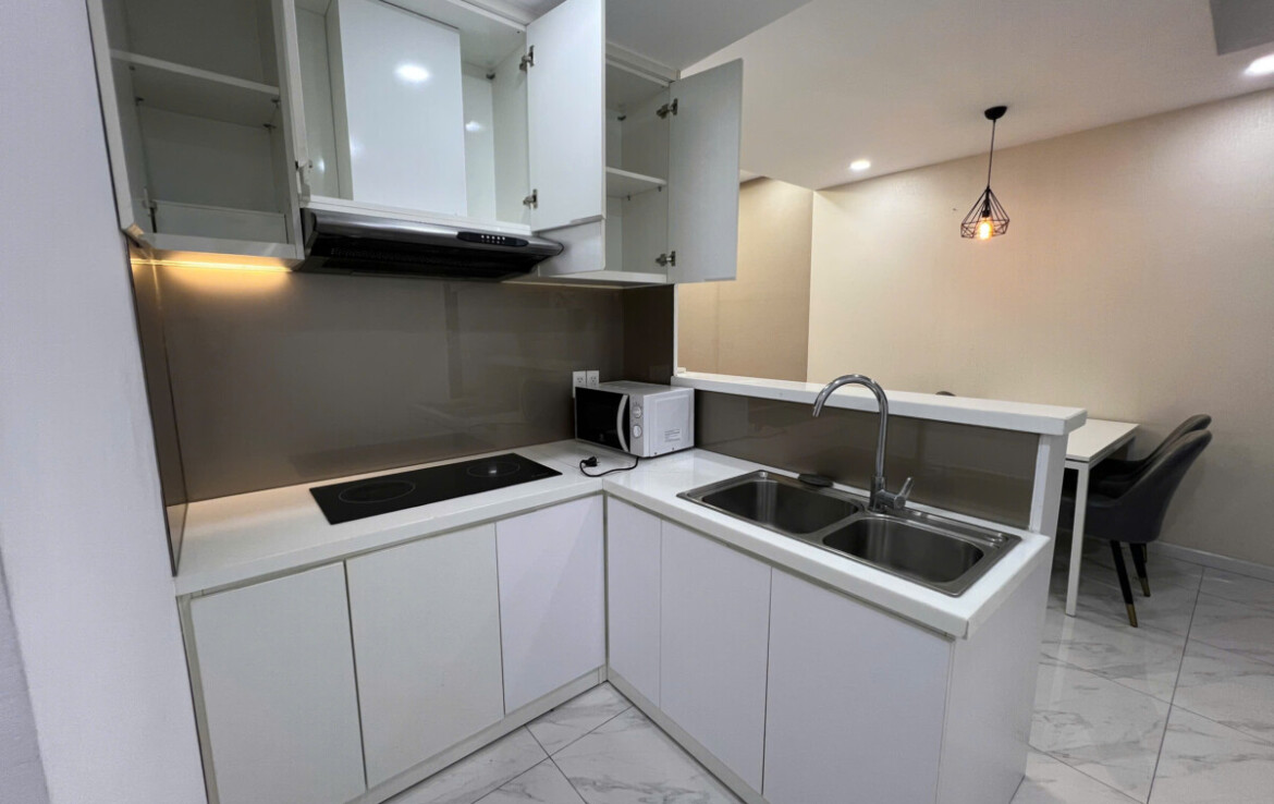 khong gian bep rong rai 1 1170x738 - Giá cho thuê căn hộ 2pn tòa H chung cư Scenic Valley 1 phường Tân Mỹ T2/2026