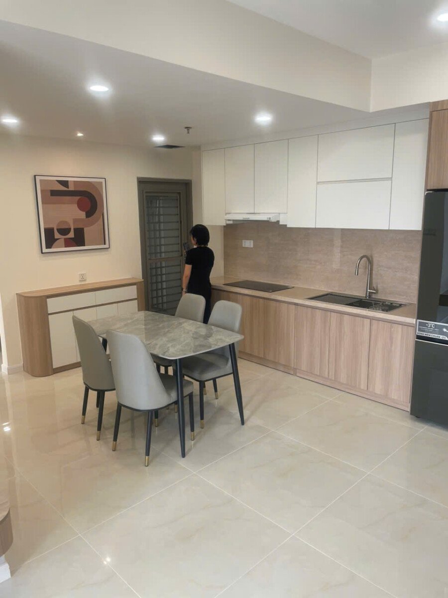 khong gian bep va phong an - Giá mua bán căn hộ 2pn tòa B chung cư Hưng Phúc Happy Residence view biệt thự