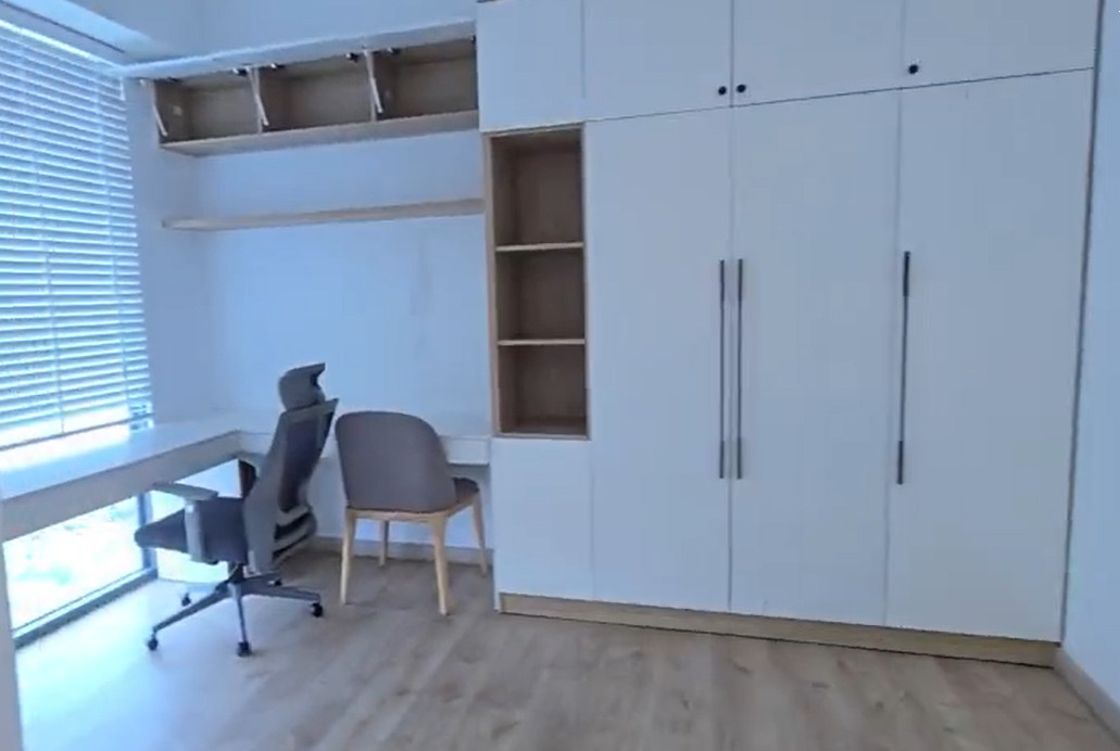 khong gian phong lam viec rong rai - Giá mua bán căn hộ 3pn số 08 tòa A chung cư The Ascentia phường Tân Mỹ T2/2026