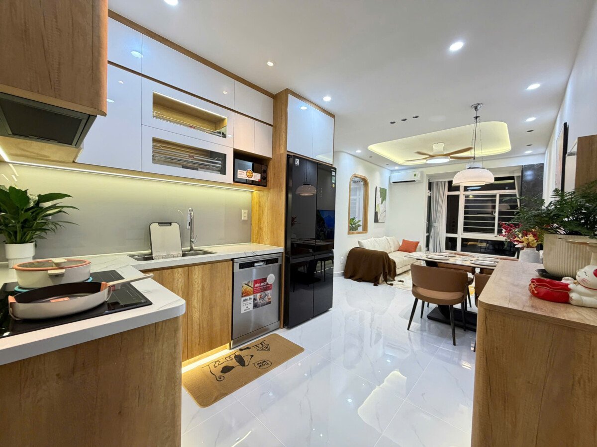 nha rat dep - Bán căn hộ Sky Garden 3. DT 71m2 Nội thất cao cấp- thiết kế 3 Phòng ngủ-2wc- lầu cao- View Nam- Giá 6.690 Tỷ