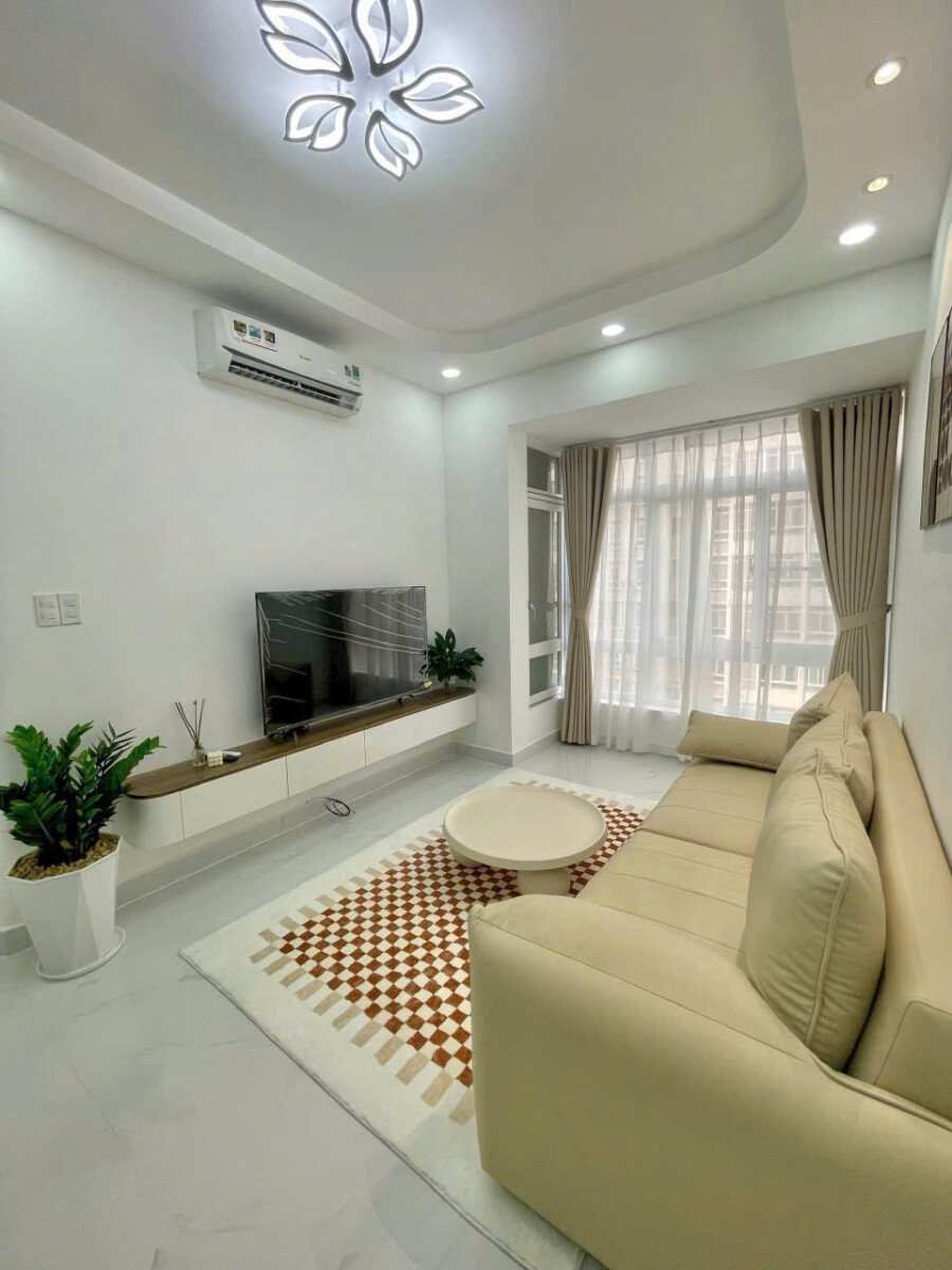 phong khach can ho ban 11 - Bán căn hộ 70m2, chung cư Sky Garden 3, 03pn, nhà đẹp, giá 5,868 tỷ, đầy đủ nội thất.