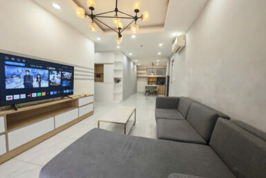 phong khach can ho ban 14 385x258 - Bán căn hộ 81m, chung cư Scenic Valley 2, căn góc, giá 7.850 tỷ, nhà đang có hợp đồng thuê ổn định.