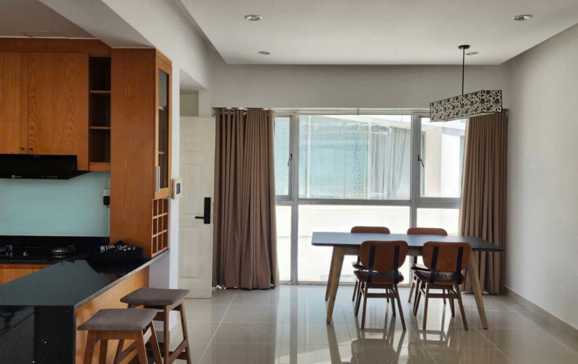 phong khach can ho ban 16 1170x738 - Bán gấp căn hộ tòa 2c chung cư Garden Court 2 phường Tân Hưng giá 13,8 tỷ