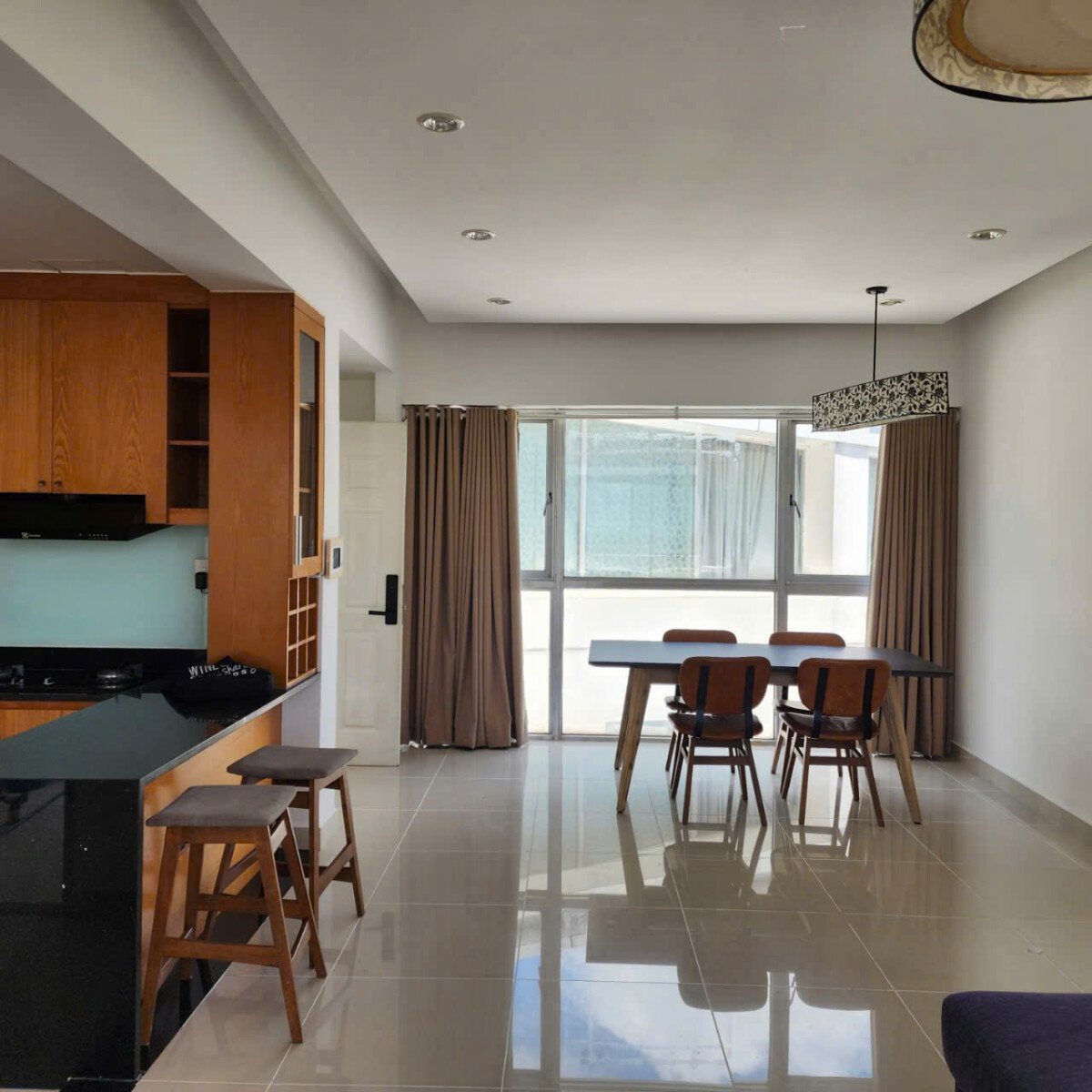 phong khach can ho ban 16 - Bán gấp căn hộ tòa 2c chung cư Garden Court 2 phường Tân Hưng giá 13,8 tỷ