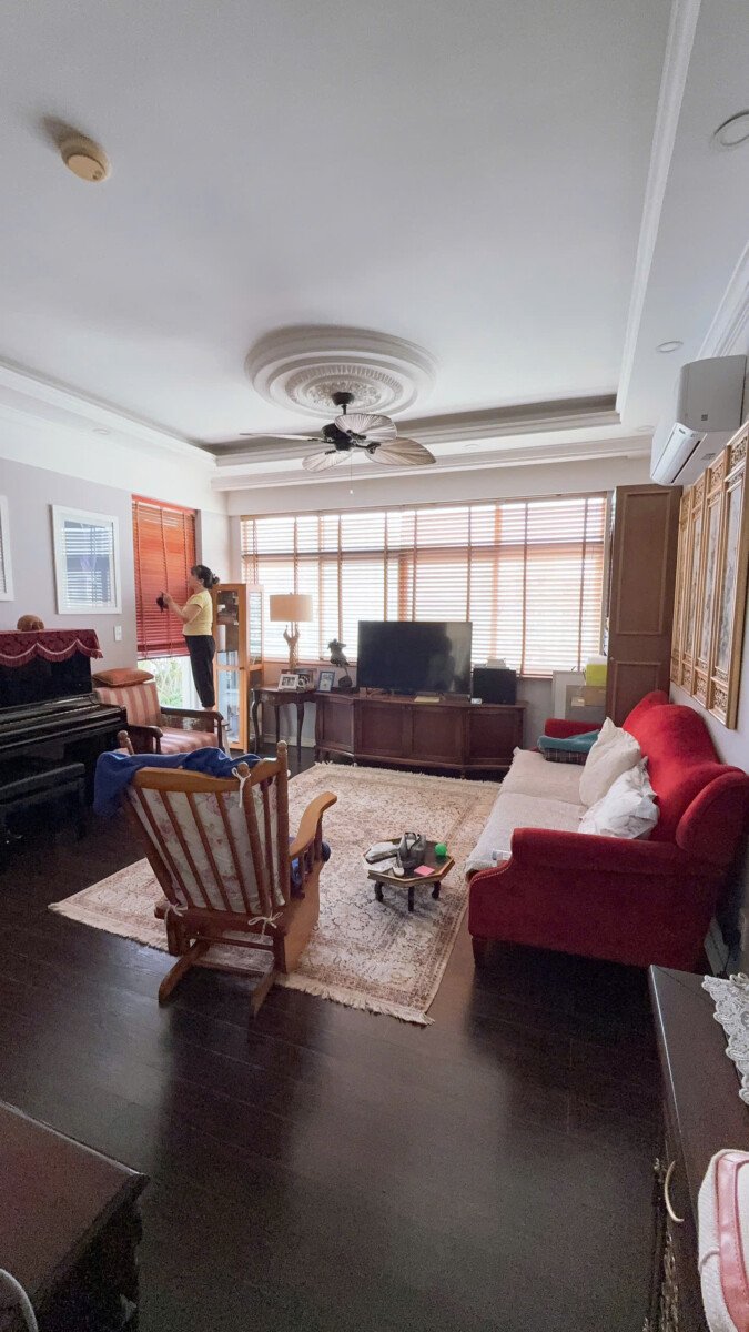 phong khach can ho ban 2 - Giá mua bán căn hộ 3pn tòa A chung cư Cảnh Viên 2 phường Tân Mỹ T2/2026