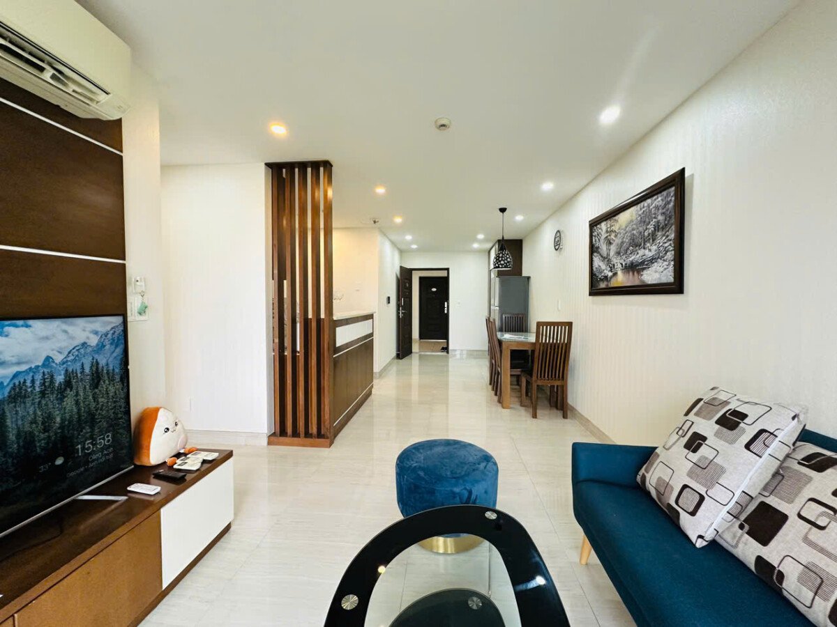 phong khach can ho can ban gap - Cần bán căn hộ chung cư Scenic Valley 1, 71m2, tầng 6 , 02pn, giá 7.160 tỷ, nội thất đầy đủ.