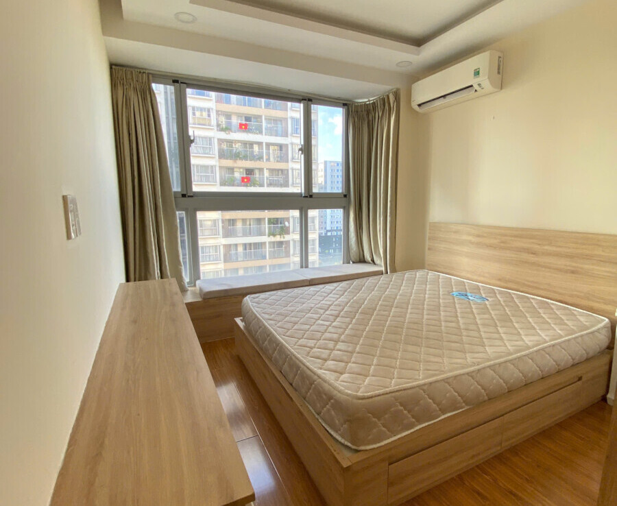 phong ngu 1 can ho ban 900x738 - Bán căn hộ Scenic Valley 1. DT 71m2 Nhà đẹp-Lầu cao- View trực diện hồ bơi- 2 Phòng-2wc- Giá 7.490 Tỷ