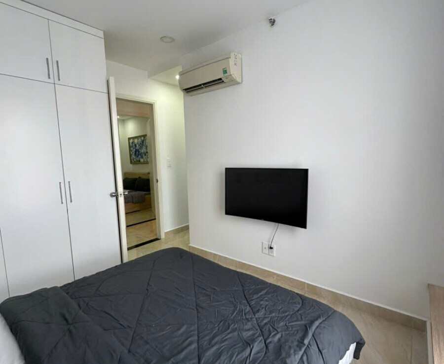 phong ngu 1 can ho cho thue 900x738 - Cho thuê căn hộ Scenic Valley 1. DT 80m2 Nhà đẹp- lầu cao- View hồ bơi- 2 Phòng ngủ-2wc- Giá thuê 19 Triệu/Tháng