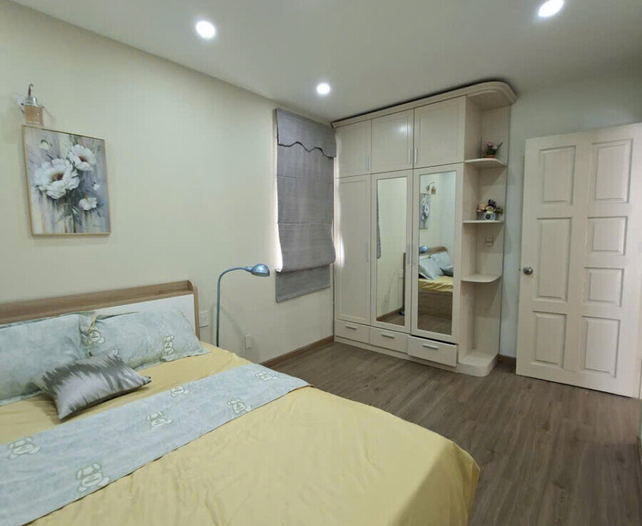 phong ngu 1 cho thue 1 900x738 - Cho thuê căn hộ đẹp Sky Garden 3. DT 68m2 Thiết kế 2 Phỏng-2wc- Nội thất đầy đủ-Lầu cao- Giá 16 Triệu/Tháng