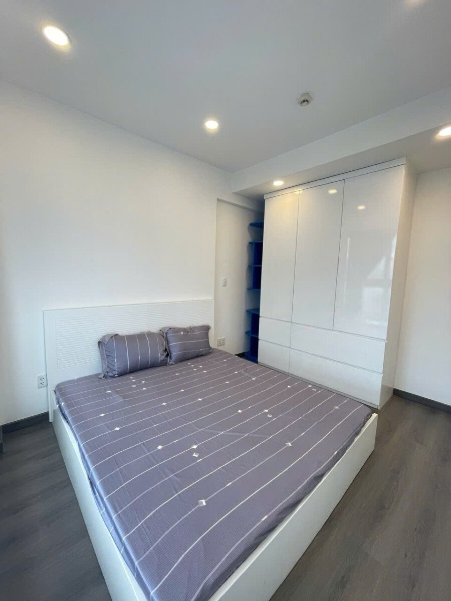 phong ngu 1 cho thue 2 - Cho thuê căn hộ Scenic Valley 1. Căn góc 77m2 Thiết kế 2 phòng-2wc-Lầu cao-View nội khu- Giá 20 Triệu/Tháng