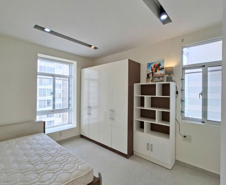 phong ngu 2 can ho sky garden 3 11 900x738 - Cho thuê căn hộ Sky Garden 3. DT 68m2 Nhà đẹp- lầu cao- Nội thất đầy đủ- 2 Phòng-2wc- Giá chỉ 16 Triệu/Tháng