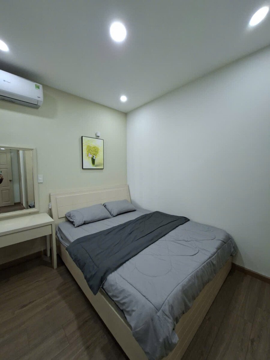 phong ngu 2 cho thue 1 - Cho thuê căn hộ đẹp Sky Garden 3. DT 68m2 Thiết kế 2 Phỏng-2wc- Nội thất đầy đủ-Lầu cao- Giá 16 Triệu/Tháng