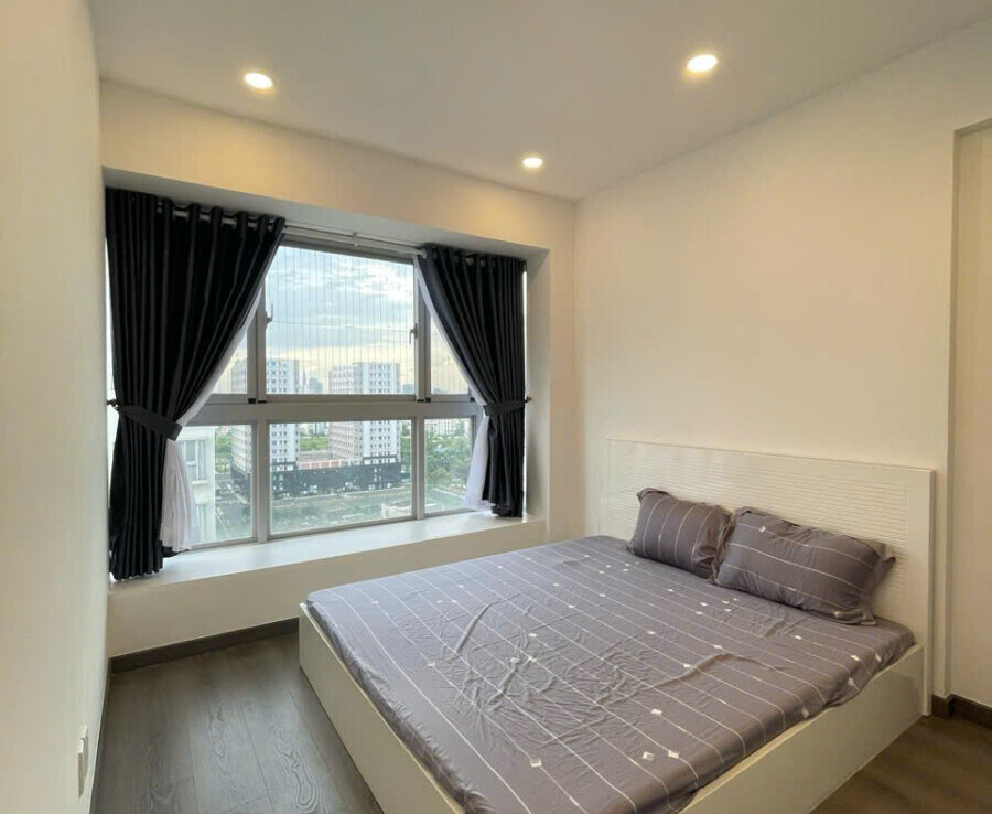 phong ngu 2 cho thue 3 900x738 - Cần bán căn hộ Scenic Valley 1. Căn góc 77m2 Lầu cao- 2 Phòng-2wc- Nội thất như hình- Giá chỉ 7.450 Tỷ