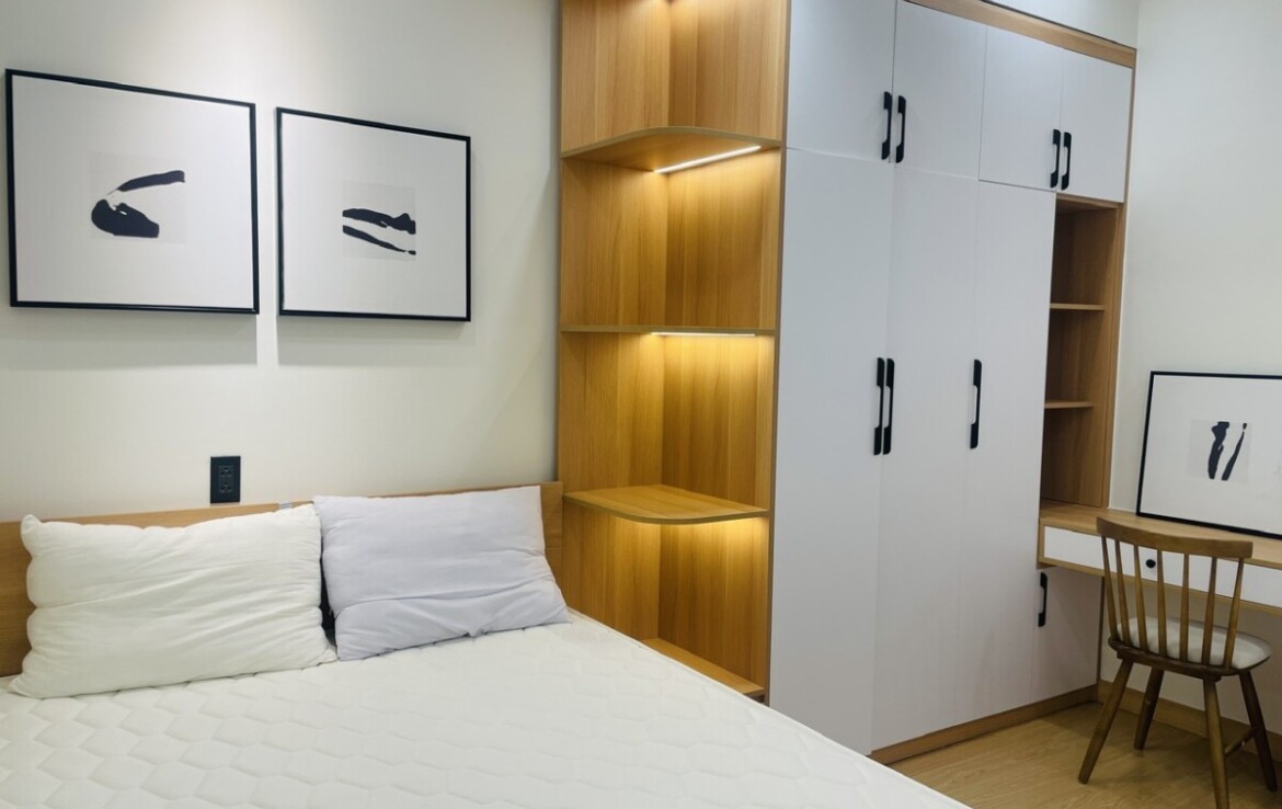 phong ngu can ho can ban 5 1170x738 - Bán căn hộ chung cư Grand View, 118m2, 03pn, giá 11,5 tỷ, nội thất đầy đủ, nhà đang có hợp đồng thuê ổn định.