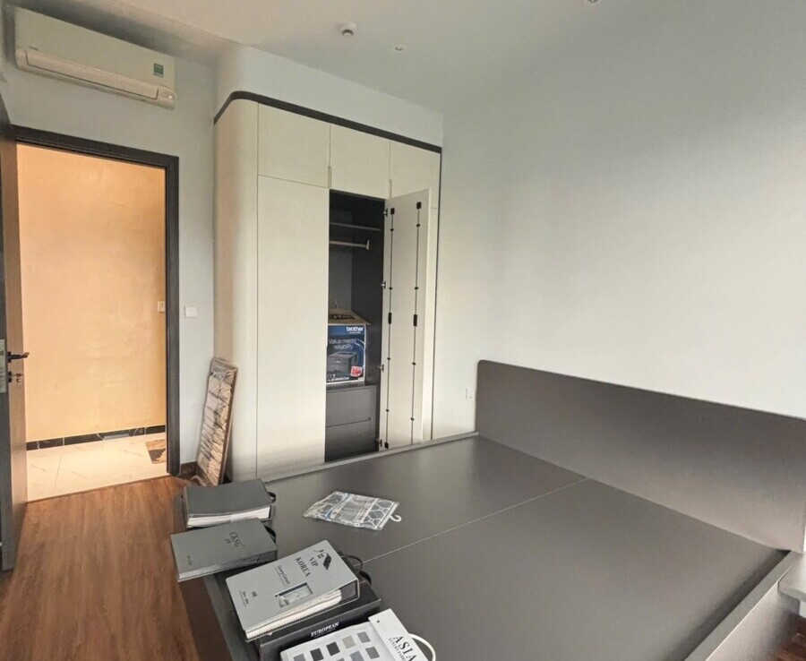 phong ngu can ho celeste rise can ban 900x738 - Bán nhanh trước Tết căn hộ Celesta rise. DT 49m2 Thiết kế 1 phòng-1wc- Đang cho thuê 10.5 Triệu. Giá bán 4.4 Tỷ