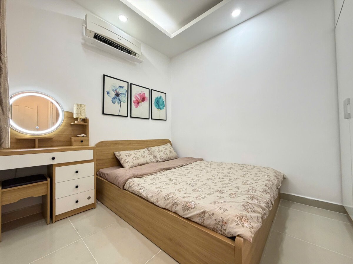 phong ngu dep can ho sky 3 ban - Bán căn hộ Sky Garden 3. DT 70m2- Nhà đẹp- Giá tốt- thiết kế 3 Phòng ngủ-2wc- Nội thất như hình- Giá chỉ 5.850 Tỷ