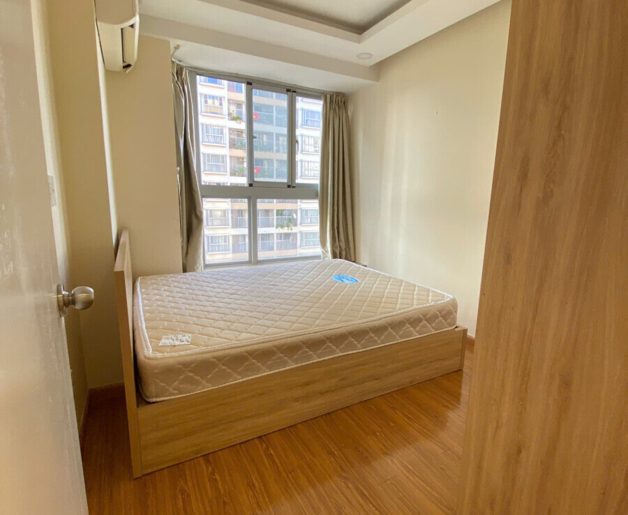 phong ngu scenic ban 900x738 - Bán căn hộ Scenic Valley 1. DT 71m2 Nhà đẹp-Lầu cao- View trực diện hồ bơi- 2 Phòng-2wc- Giá 7.490 Tỷ