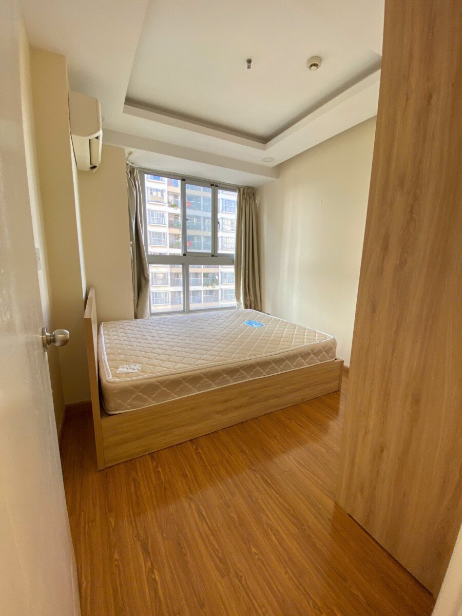 phong ngu scenic ban - Bán căn hộ Scenic Valley 1. DT 71m2 Nhà đẹp-Lầu cao- View trực diện hồ bơi- 2 Phòng-2wc- Giá 7.490 Tỷ