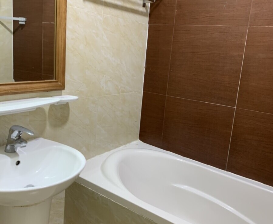 phong tam co bon yam nam 899x738 - Cho thuê căn hộ đẹp tại Sky Garden 3. DT 68m2 Thiết kế 2 Phòng ngủ-2wc- Nội thất mới nhà đẹp- Giá 16 Triệu/Tháng