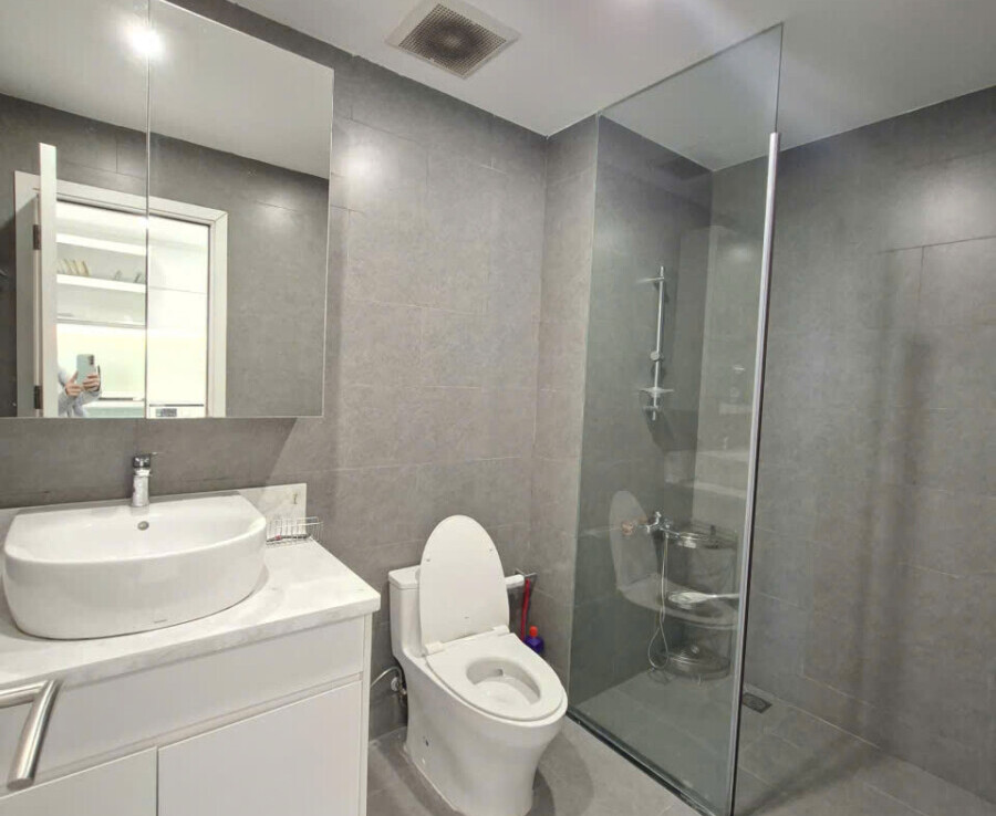 phong tam shphpuse cho thue 900x738 - Cho thuê nhanh Shop house Midtown Tòa M7- Trệt lửng 70m2- Nhà đẹp- Đủ nội thất- Giá thuê 19 Triệu/Tháng