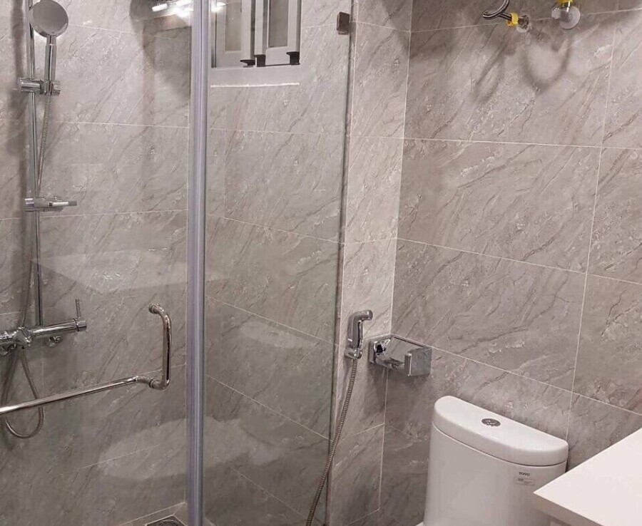 tollet can ho ban 1 900x738 - Cần bán căn hộ chung cư Scenic Valley 1, 71m2, tầng 6 , 02pn, giá 7.160 tỷ, nội thất đầy đủ.